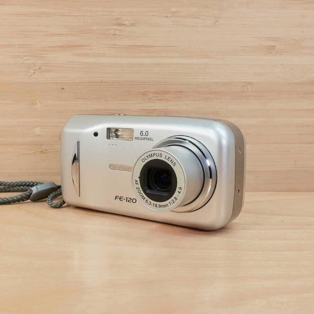 Olympus FE-120 Digital Camera 6.0MP / 3x Optical Zoom / Silver Tested Working